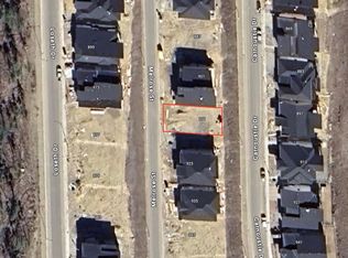 911 Melrose St, Kelowna, BC V1P 0A8