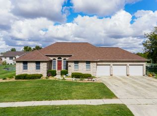 411 Fulton St, Heyworth, IL 61745