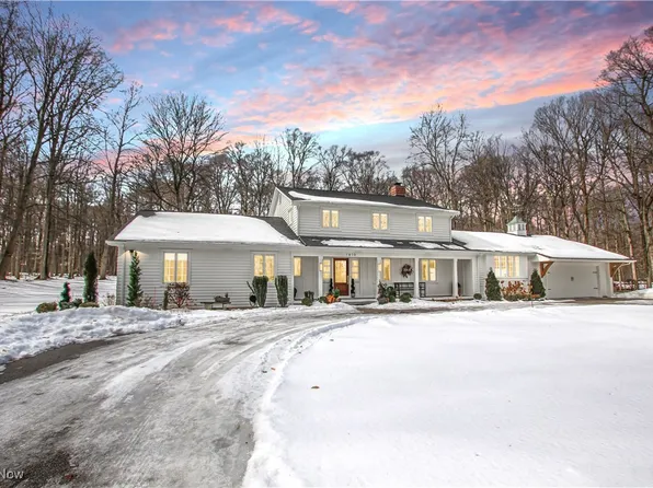 1810 Woodstock Rd, Gates Mills, OH 44040
