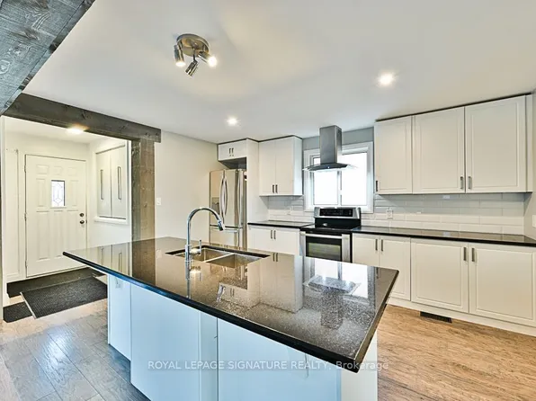 102 Central Park Blvd N, Oshawa, ON L1G 5Y5