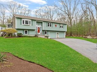 10 Stone Gate Dr, Coventry, RI 02816