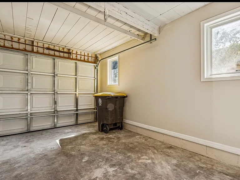 2634 Hugh Edwards Dr — Photo 9