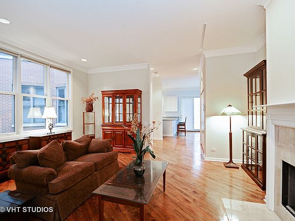 3rd image of 2243 N Greenview Ave APT G