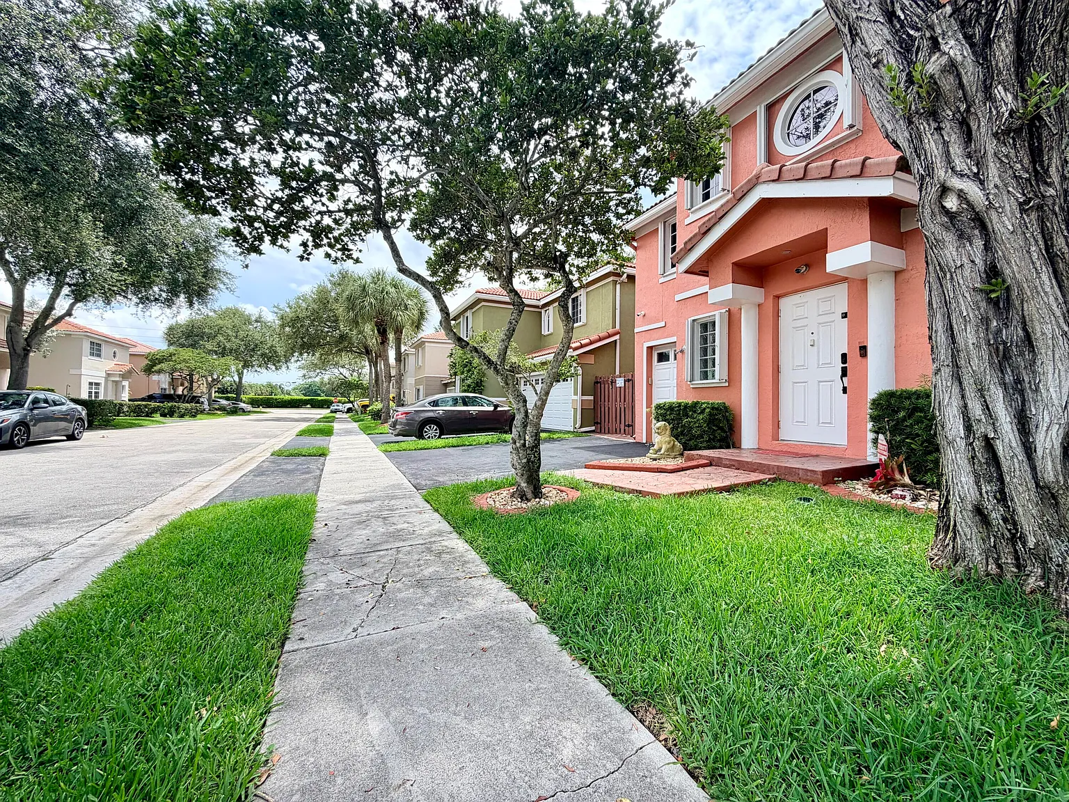 3 bed, 2.5 bath, 1740 sqft, $3,790 — Photo 3