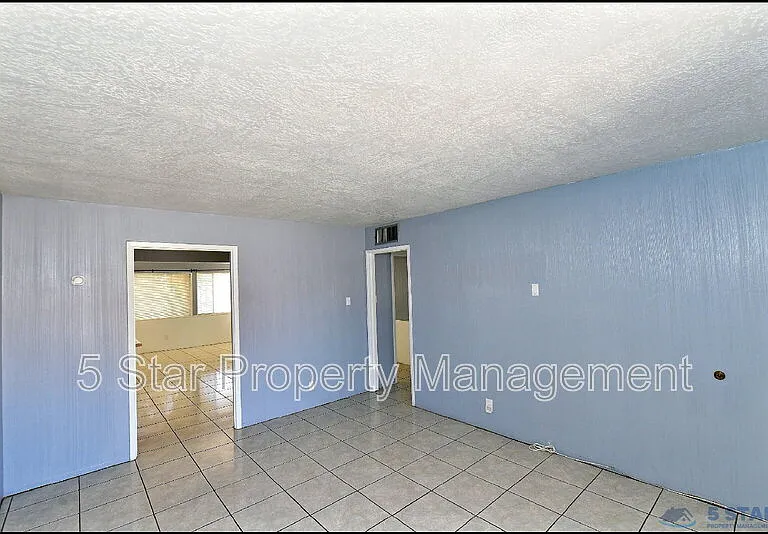 5613 Creston Ave — Photo 7