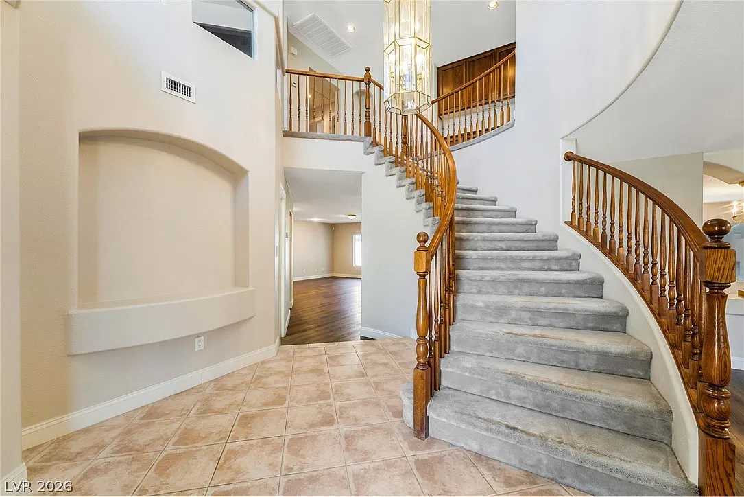 4 bed, 3.0 bath, 3247 sqft, $2,800 — Photo 3