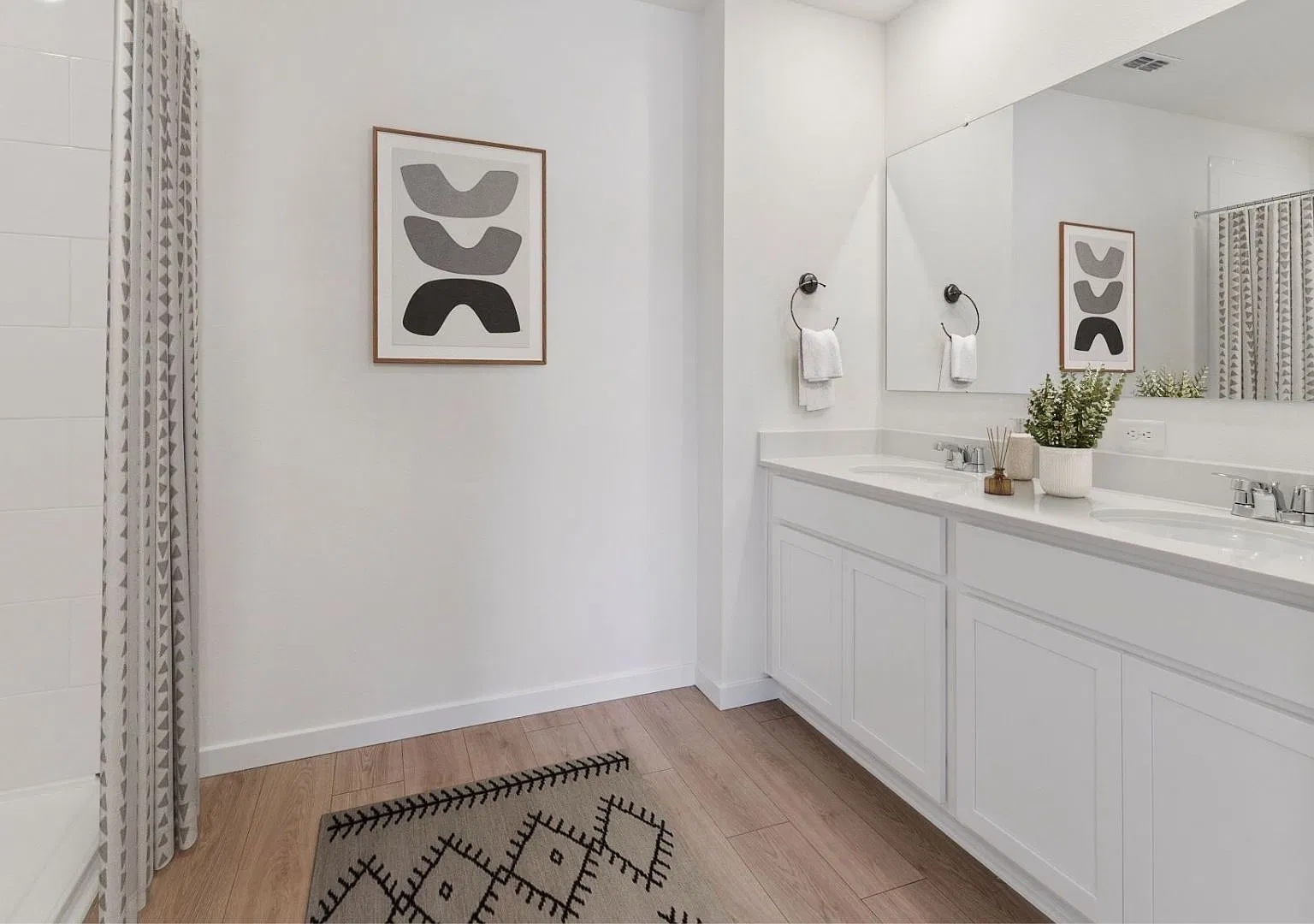 5 bed, 2447 sqft, $3,400 — Photo 4