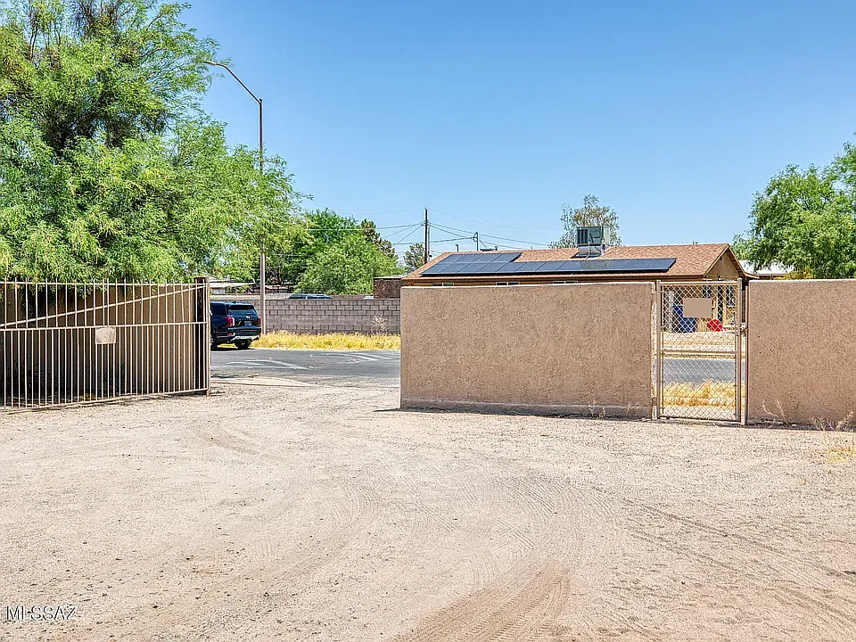 3 bed, 1140 sqft, $1,395 — Photo 3