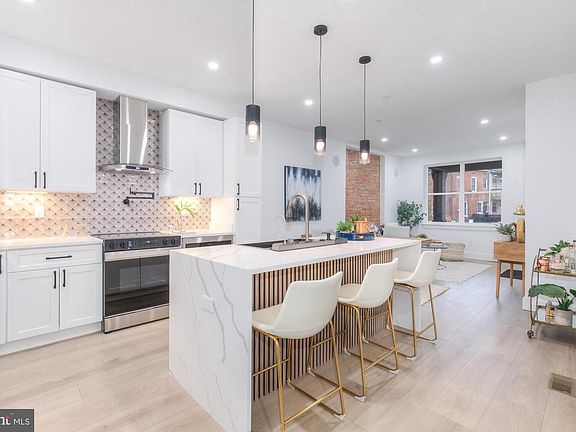 5th image of 1218 5th St NE #2