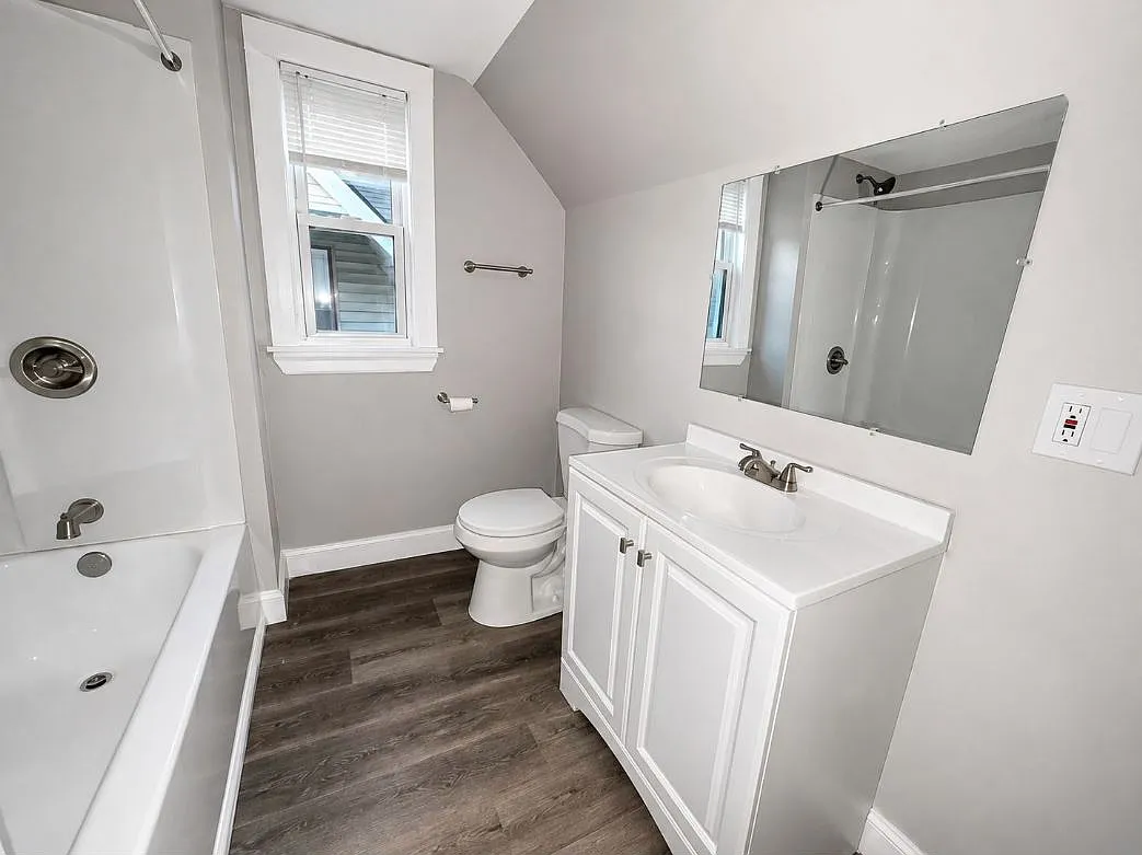2 bed, 950 sqft, $2,600 — Photo 4