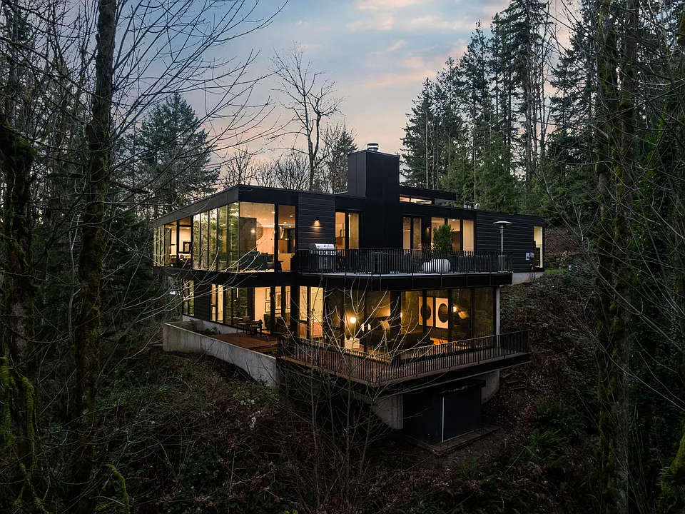 432 NW Royal Blvd