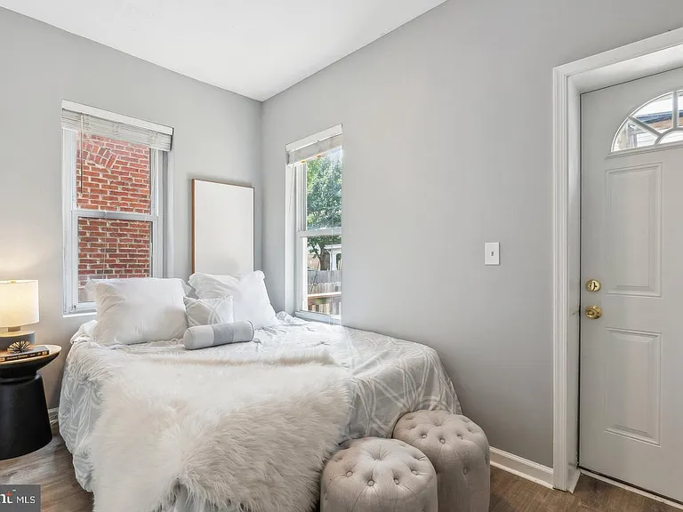 1267 Morse St NE — Photo 13