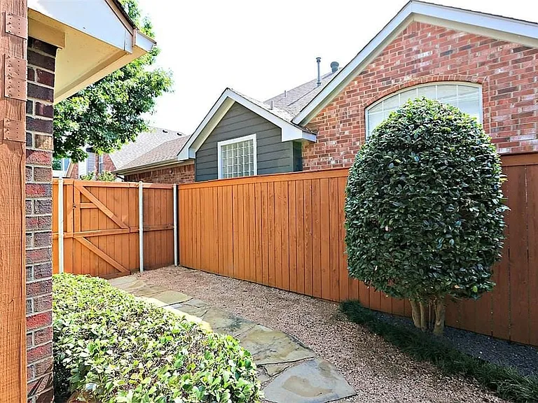 14588 Poe Ct — Photo 28
