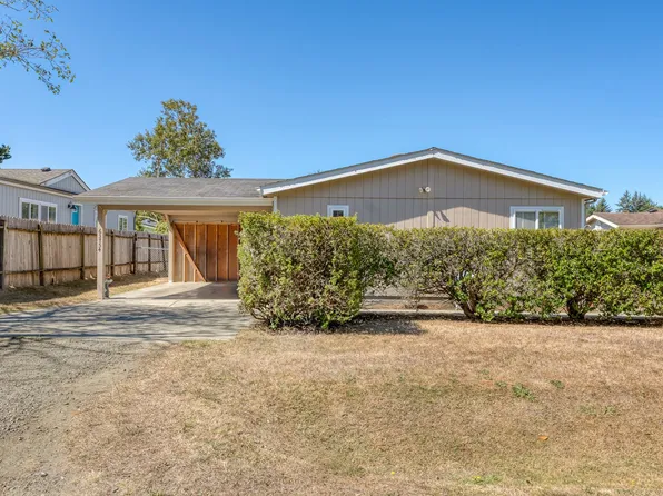 63754 Wallace Rd, Coos Bay, OR 97420