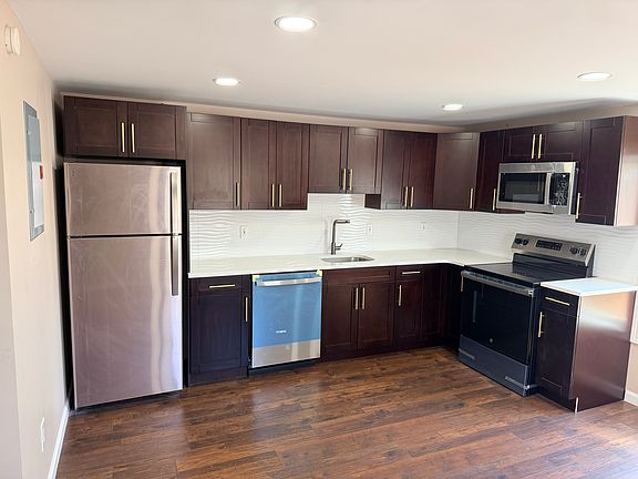 2nd image of 817 S Fulton St #A