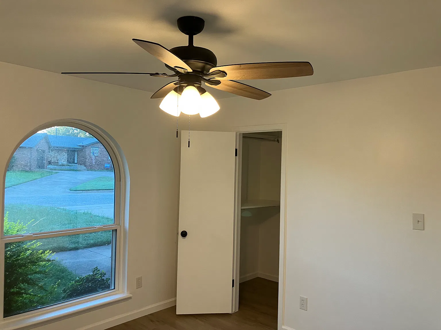 2 bed, 1090 sqft, $1,450 — Photo 2