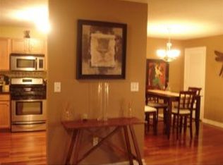 5 Crosswoods Path Blvd APT 31, Merrimack, NH 03054
