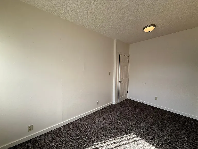 771 W 7th Ave — Photo 21