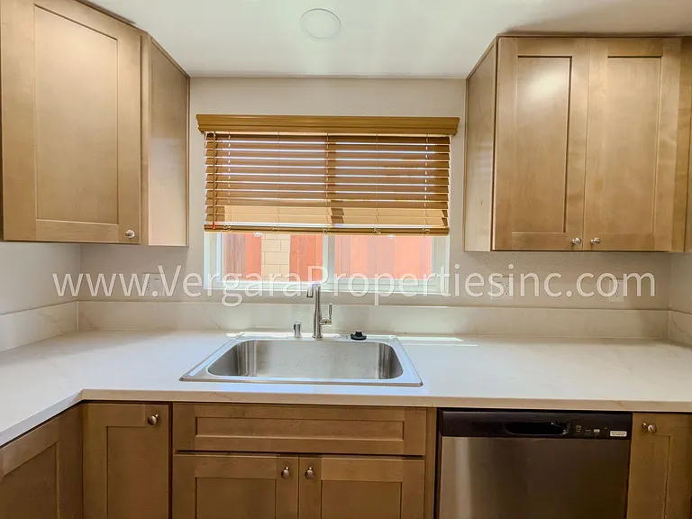 1136 Gian Dr — Photo 8