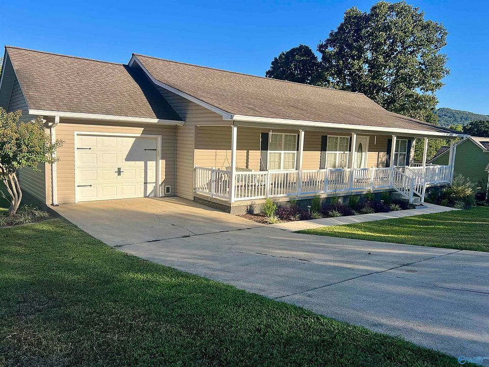 1st image of 307 Hope Dr NW
