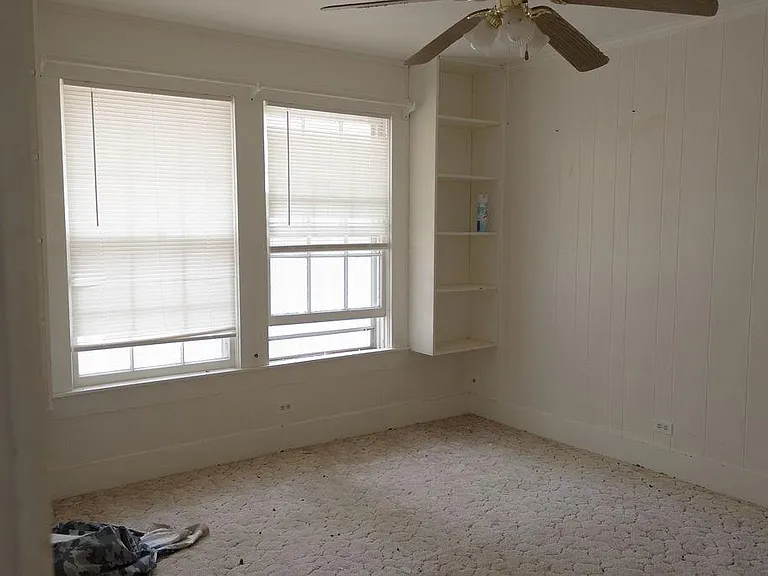 423 Elm St — Photo 12