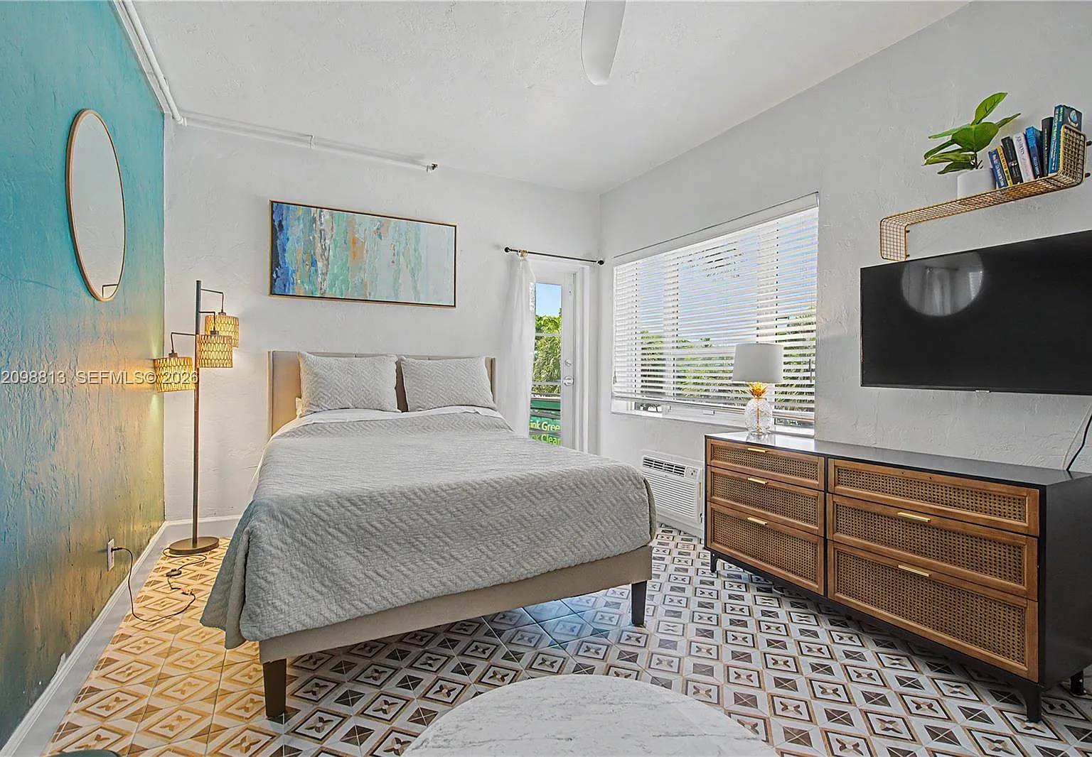 The Mantell Condo — Photo 2
