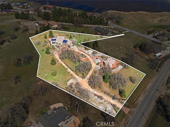 3rd image of 28221 Cumberland Rd