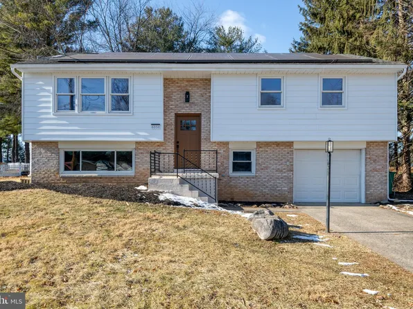 6050 Edward Dr, Mechanicsburg, PA 17050