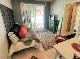 1118 Roscomare Rd, Los Angeles, CA 90077