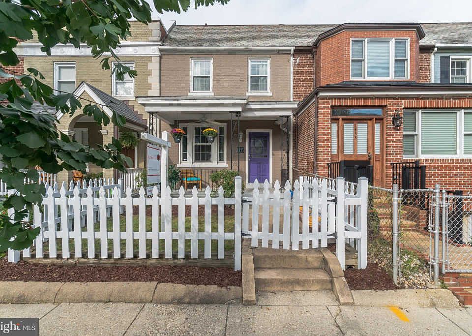 1st image of 1435 Parkwood Pl NW