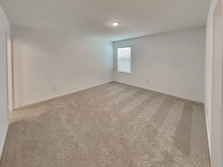 1925 Honey Locust Dr — Photo 8