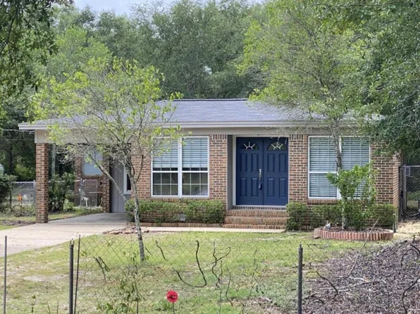 267 Grandview Ave, Valparaiso, FL 32580