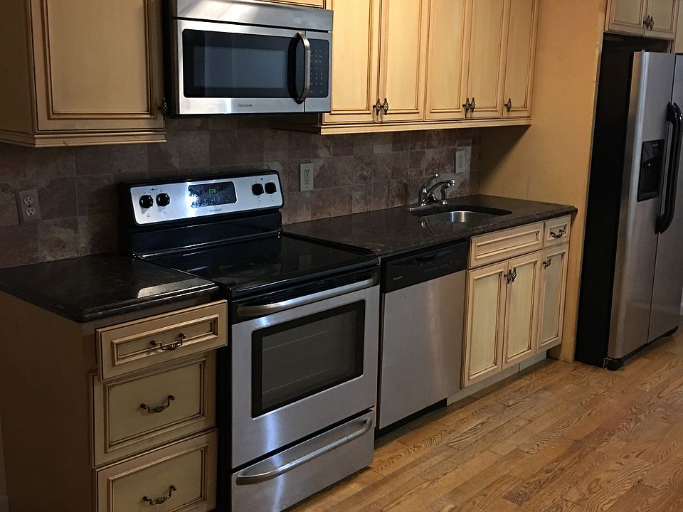 1st image of 81-10 135 St #100