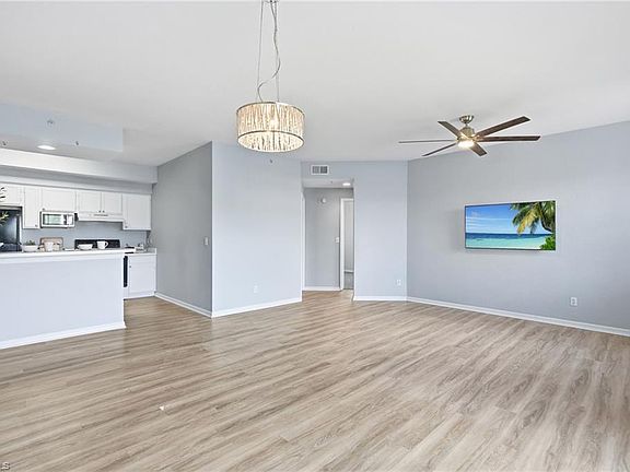 4th image of 4670 Saint Croix LN #627