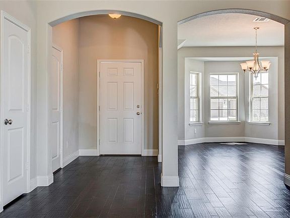 4th image of 3613 Ann Arbor Ln