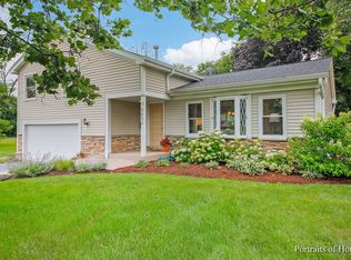 5630 Harmarc Pl, Downers Grove, IL 60516