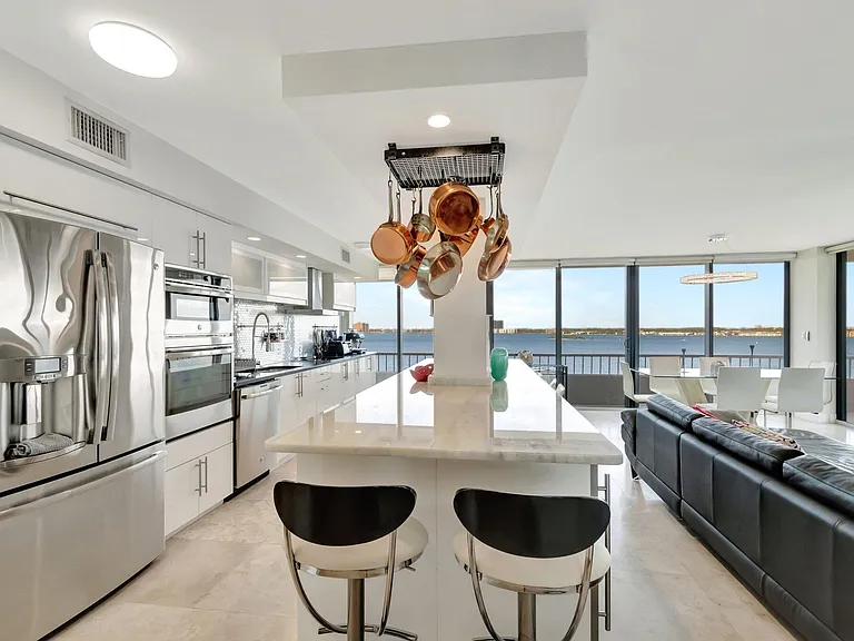 5550 N Ocean Dr #10D — Photo 2