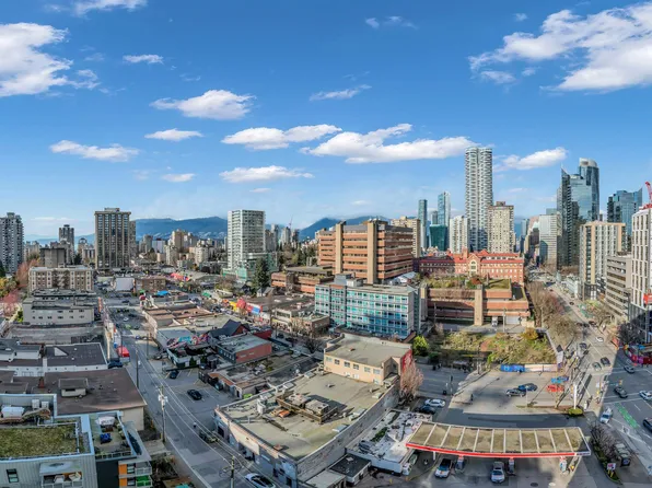 1003 Burnaby St #1501, Vancouver, BC V6E 4R7