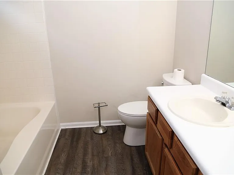 514 Carrington Ct — Photo 9