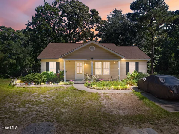 1062 Bahama Place SE, Bolivia, NC 28422