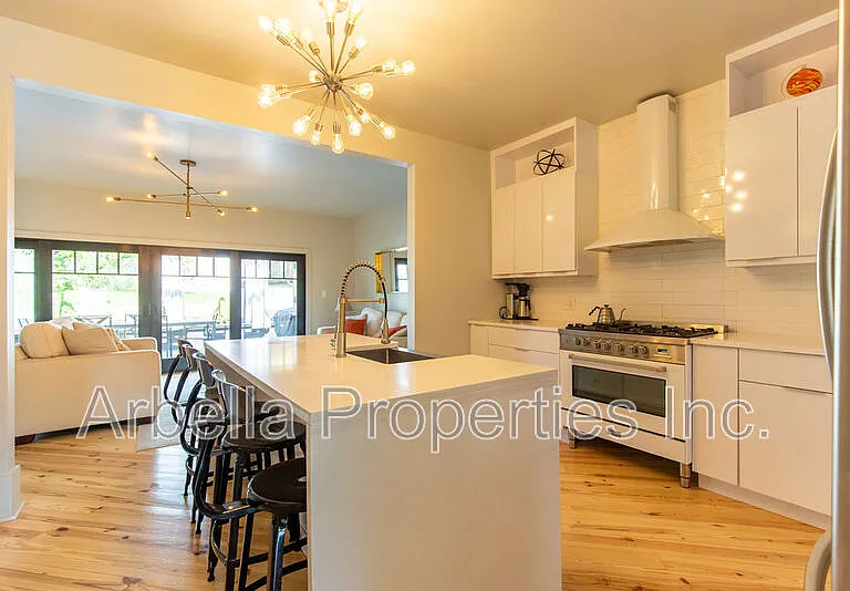 511 Alabama St — Photo 8