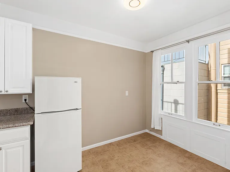 1640 Kirkham St #5 — Photo 5