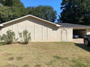 416 Palm St, Huntsville, TX 77340