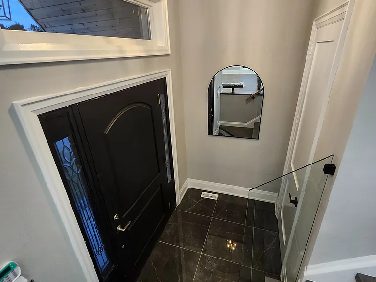 15 Stanley Ave — Photo 3