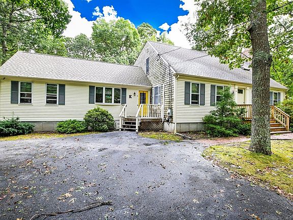 2nd image of 6 Elizabeth Ln