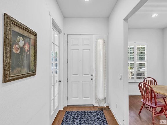 3rd image of 930 Bay Hill Way
