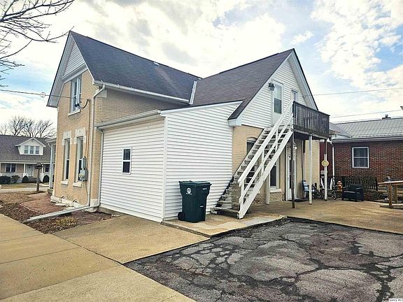 4th image of 933 Adams St