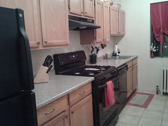 3rd image of 604 Tompkins Ave APT E10