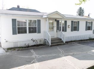 17 Monroe St, Augusta, ME 04330