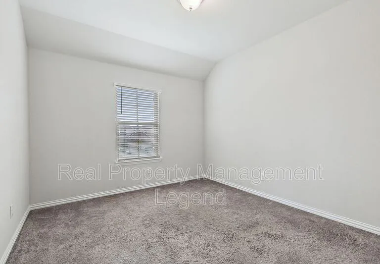 1833 Meadow Trail Ln — Photo 25